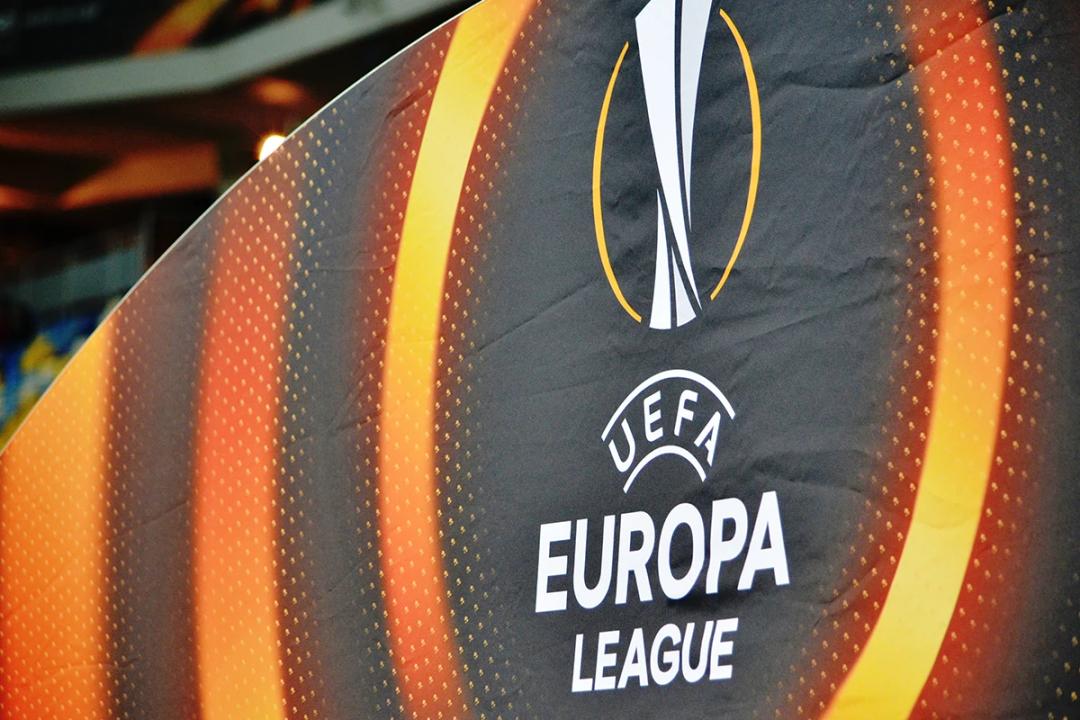 Znamy nazwisko sędziego, który poprowadzi spotkanie Wisły Kraków z Rapidem Wiedeń