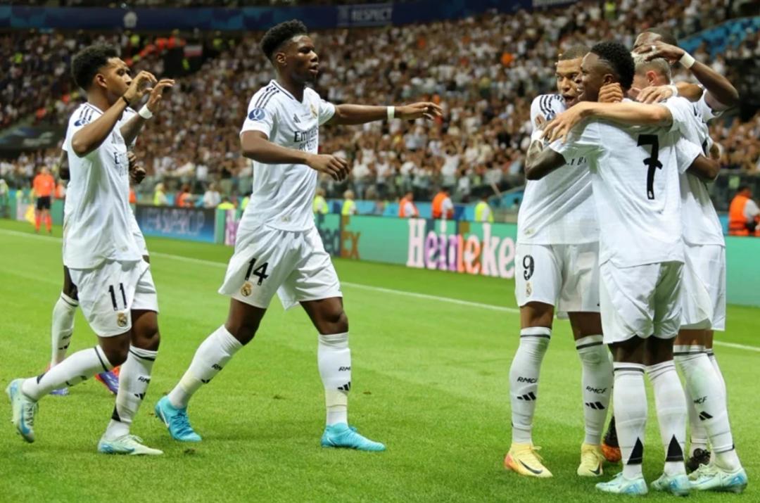 Real Madryt szykuje zmiany – Álvaro Arbeloa ma odejść, w grze Pochettino i Klopp